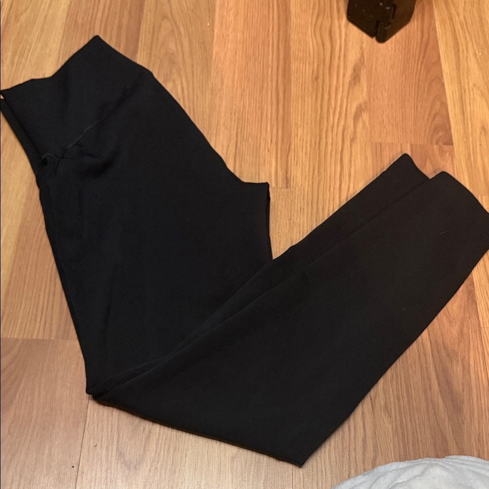 Offline by Aerie Real Luxe Street Hi-Rise 7/8 Leggings Size: M